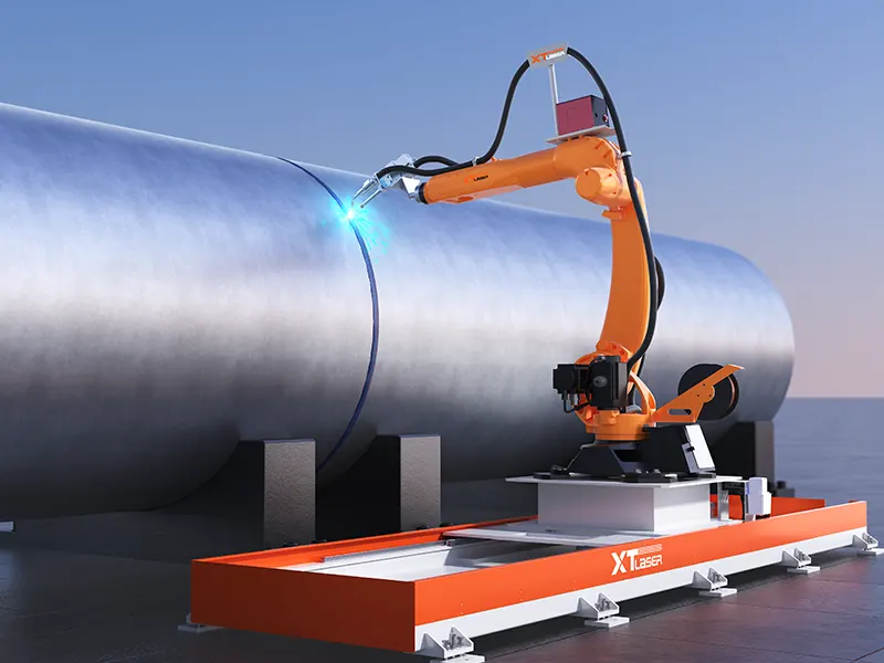 Sistema de soldadura híbrida láser HF-D25 en acción, mostrando su alta velocidad de soldadura en chapa gruesa de acero.